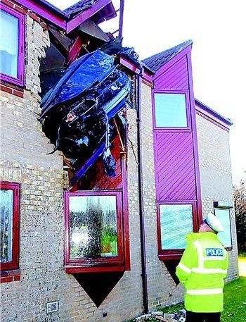 各地离奇车祸大盘点