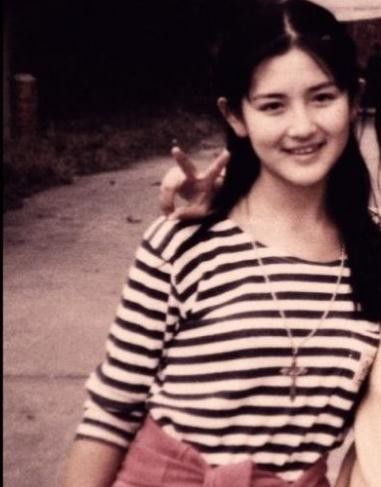 谢娜早期罕见旧照：大学时曾爆肥(图)