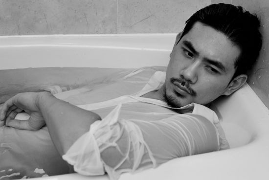 蔡宜达女装雷人照