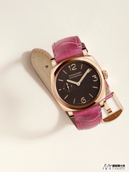 盛夏缤纷色彩 沛纳海推出11款全新彩色鳄鱼皮表带