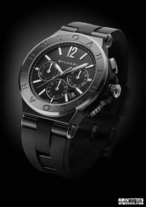 性能出众优雅精致  宝格丽全新Diagono Ultranero计时腕表