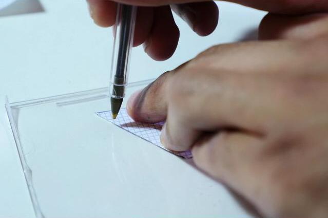 简单五步让你用智能手机体验全息投影技术