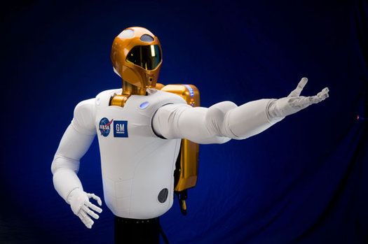 美女机器人身穿性感礼服图，揭秘机器人的发展史