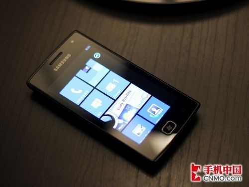 三星I8350低价上市开卖 高主频WP7强机 