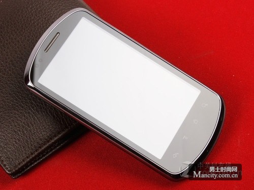 点击图片查看华为U8800详细资料