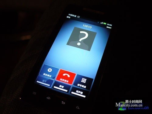 打电话通话效果很清晰(图片仅供意思表达，并非真正的使用图片)