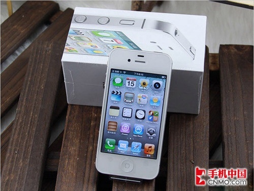 苹果iPhone 4S正面图片