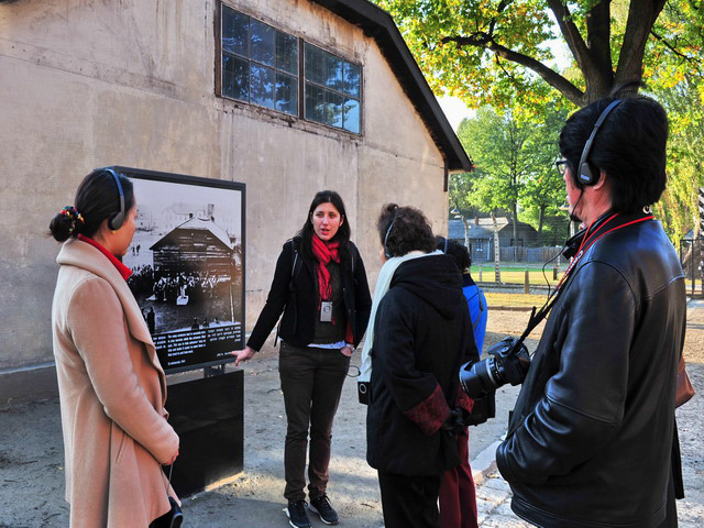 集中营外围的双层电网于世文摄