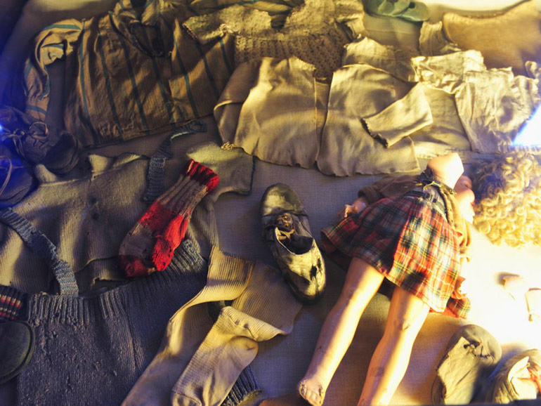 集中营外围的双层电网于世文摄