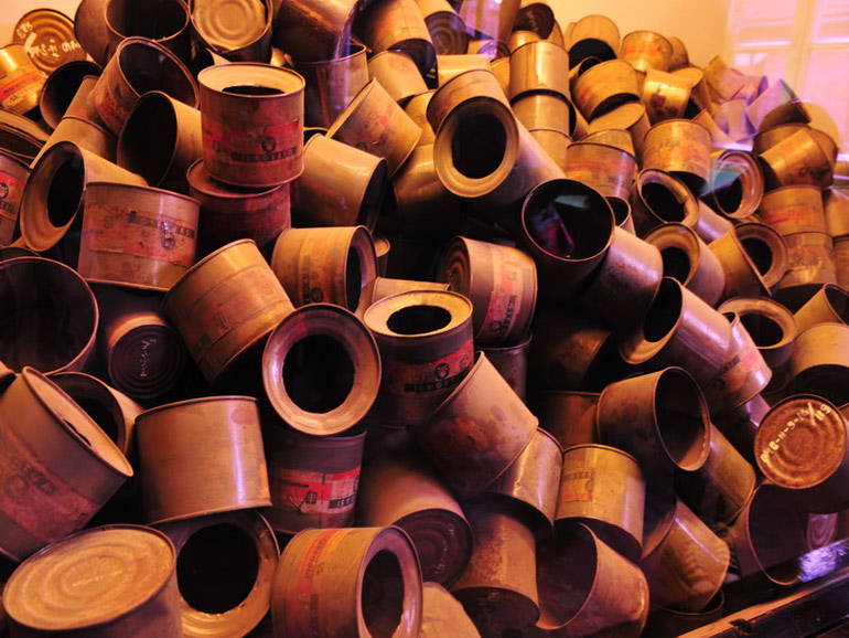 集中营外围的双层电网于世文摄