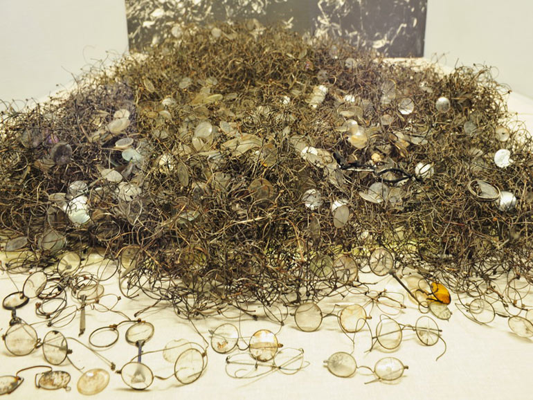 集中营外围的双层电网于世文摄