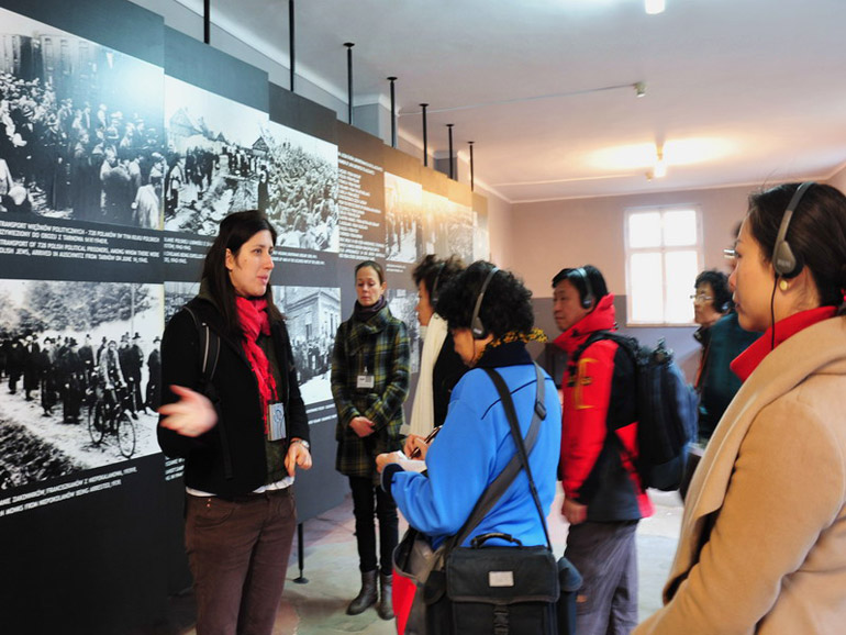 集中营外围的双层电网于世文摄