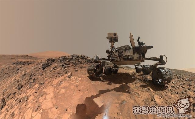 “好奇号”火星探测器晒自拍 与岩石合影(组图)