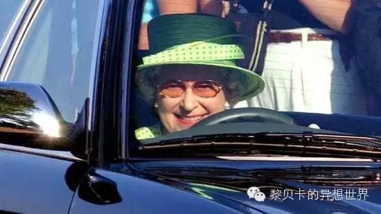 关于英女王的一切酷炫萌~她才是史上最牛It Girl！