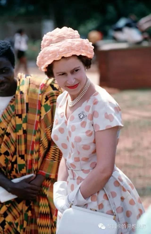 关于英女王的一切酷炫萌~她才是史上最牛It Girl！