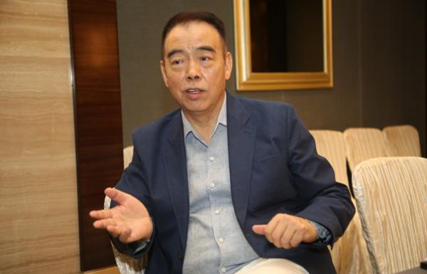 陈凯歌：张艺谋被UFO抓走那晚我也在