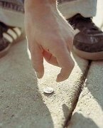 漏财手是什么样子的？漏财手的化解方法揭秘