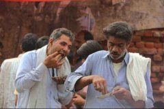 印度人的左手是干什么的？印度人的手擦屁股臭