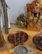 上香时被香灰烫了手是什么意思？上香被烫了有