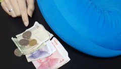 传说枕头下面放什么招财旺财，枕头下放硬币什么意思？