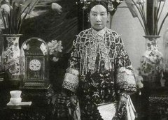 李莲英和慈禧亲密到什么程度？李莲英是真太监还是假的