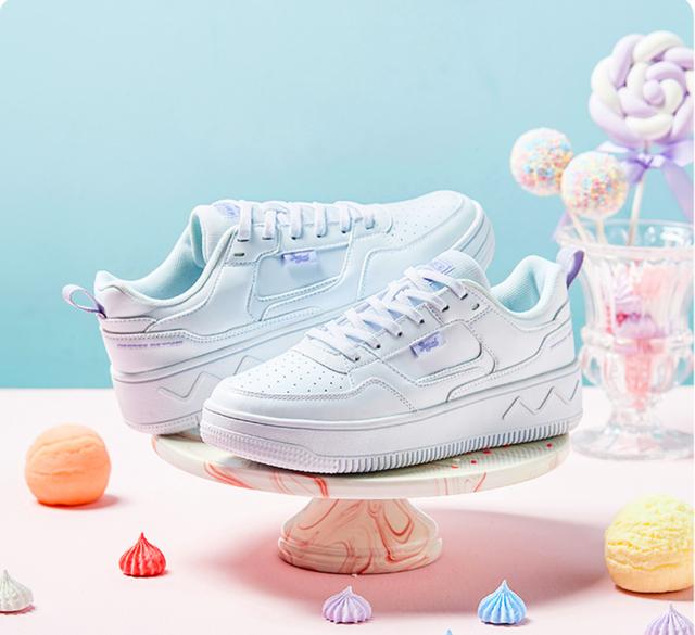 <strong>鞋子买什么牌子好看(鞋子推荐什么品牌)</strong>