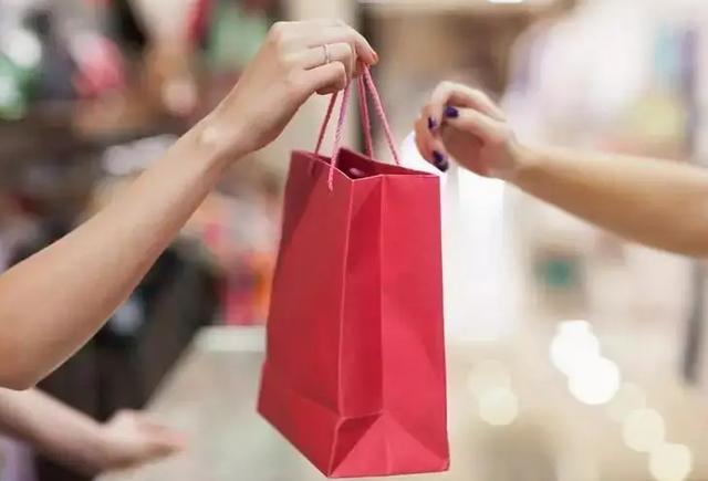 <strong>见领导穿什么衣服比较好(领导衣服品牌)</strong>